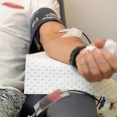 No, blood banks are not refusing donations from COVID-vaccinated people
