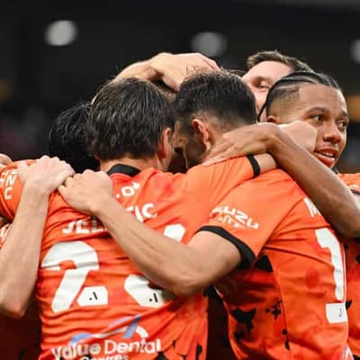 Roar stun Melbourne City 5-1 in record ALM turnaround