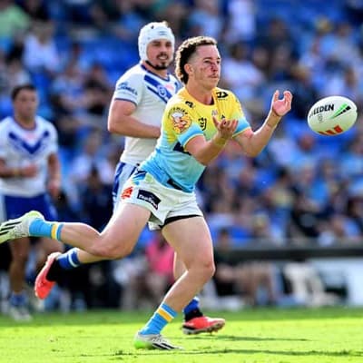 Weaver wants to solve Titans' home-grown No.7 conundrum