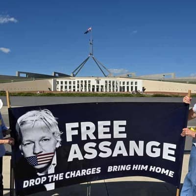Federal MPs push for release of Julian Assange