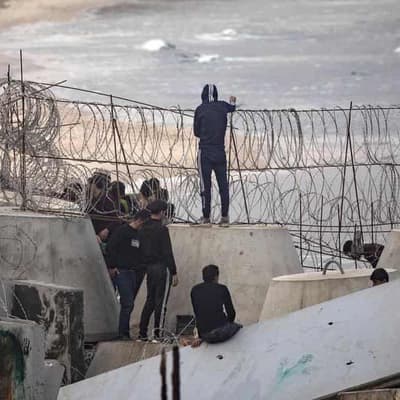 Stalled truce talks dent hopes of Palestinians in Rafah