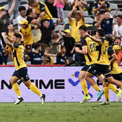 Late Doka penalty seals Mariners' win over Wanderers