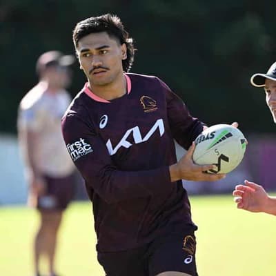 Kneesy does it: rehabbing Piakura to join Broncos in US