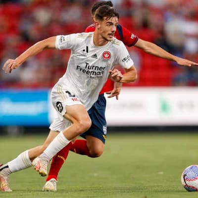 Milanovic double rolls Reds, Wanderers go fourth in ALM
