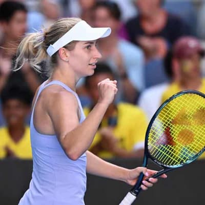Daria Saville survives match point in San Diego