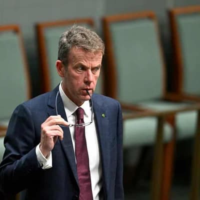 Libs eye slash to immigration, foreign student intake