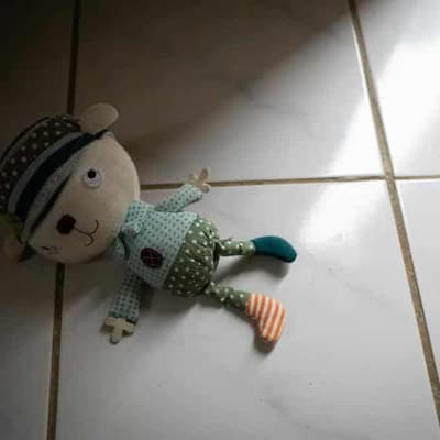 Kids in hotel care cut, staffing and info gaps linger