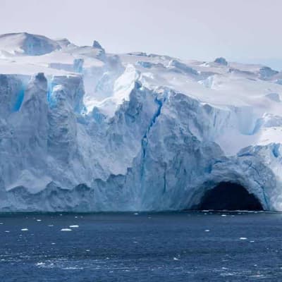 Scientists pour cold water on volcanic glacier melting claims