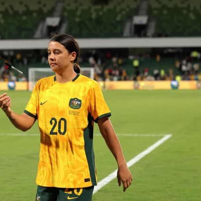 Sam Kerr has our full support, says Chelsea boss Hayes