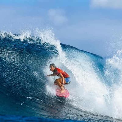 Australian surfer Wright advances to Portugal quarters