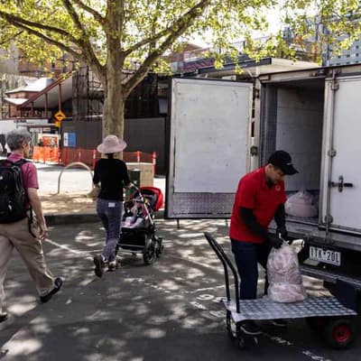 Unemployed return to work in a 'hot labour market'