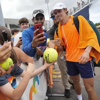In-form Alex de Minaur wins again at Miami Open
