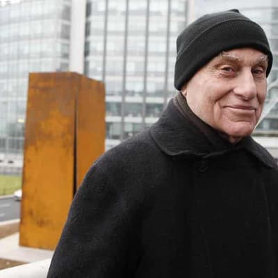 Famed American sculptor Richard Serra dies at 85