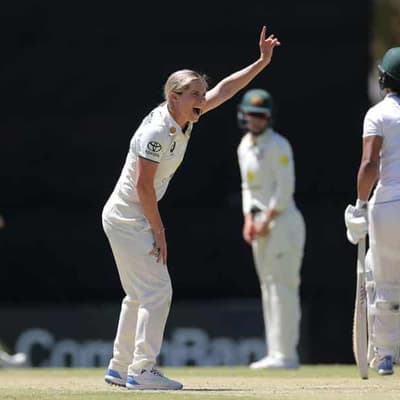 Molineux's comeback continues with new CA contract