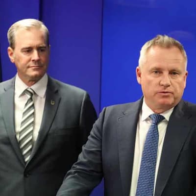 Lambie Network MPs formally back minority Liberals