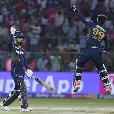 Wade struggles on return as Rashid shines in IPL