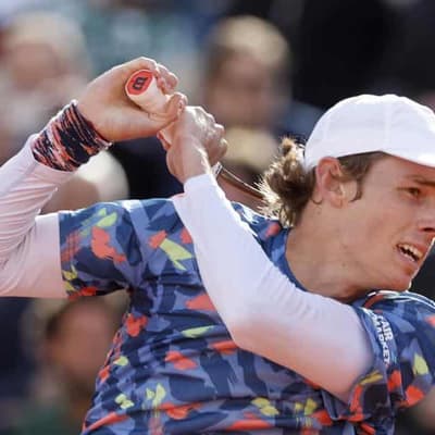 De Minaur sets up crack at Djokovic in Monte Carlo