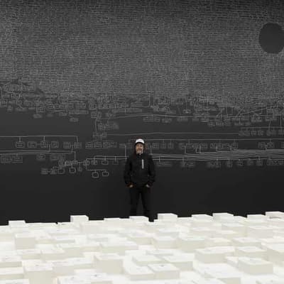 'Kith and kin' inspire Indigenous artist to major win