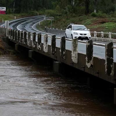 Council probed as tonnes of sewage spilt into river