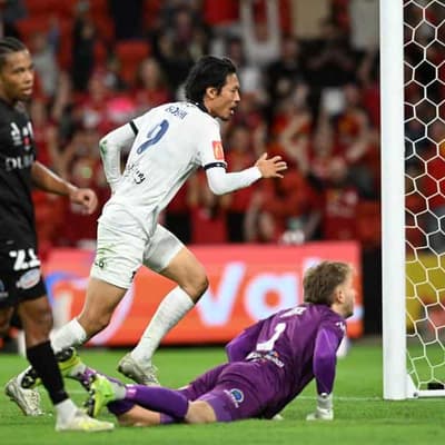 Ibusuki double helps Adelaide beat Roar in thriller