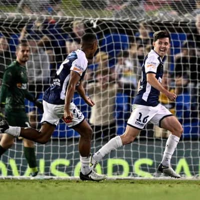 Super sub Steele fires Mariners to 3-1 win over Jets
