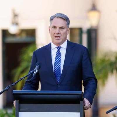 Australia gives $100m to Ukraine during minister's trip