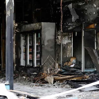 Kids paid $500 to set shop alight in Vic's tobacco wars