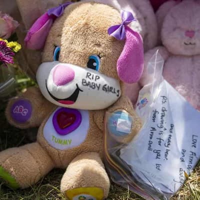 Child safety 'pressure' not to act before girls died