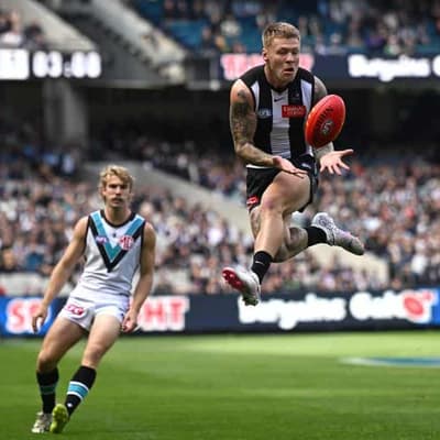 De Goey returns as Magpies back stopgap forward mix