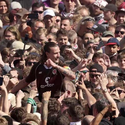 Newlywed Irvine seals love affair with champs St Pauli