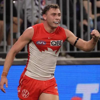 Swans land Hayward signature on five-year deal