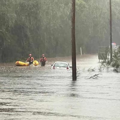 Flood threat recedes as residents return to river towns