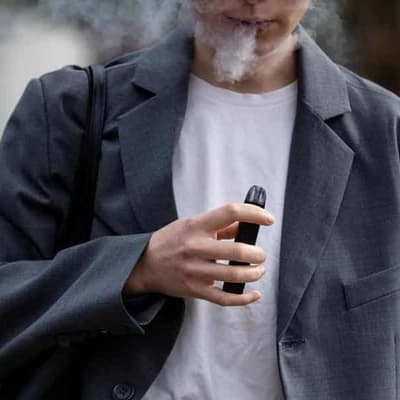 Social media key to stamping out vape and smoking rates
