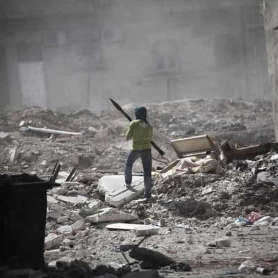 High Court overturns foreign fighter's sentence cut