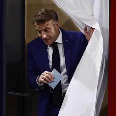 France votes in poll that could hand power to far right