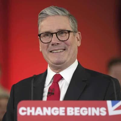 Albanese reaches out to landslide-winning new UK leader