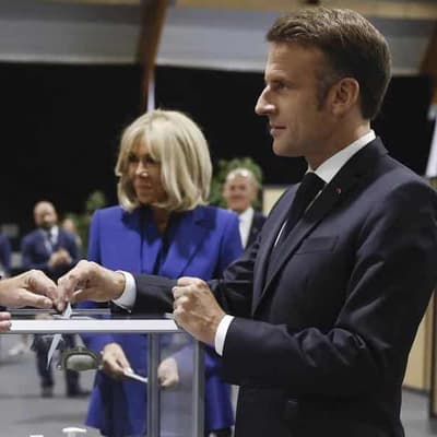 France voter turnout high, with far right seeking power