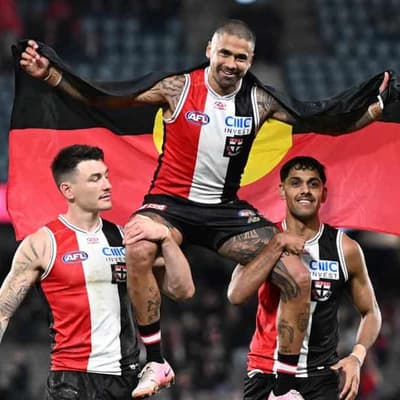 Saints bounce back by thumping low-flying Eagles