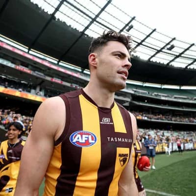 Irishman Conor Nash to fly with the Hawks until 2029