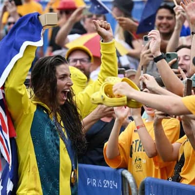 Records tumble after Fox's latest Olympic triumph