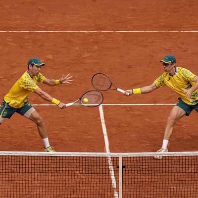 Ebden and Peers down US stars to reach gold medal match