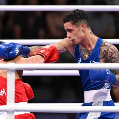 Backflipping Senior secures rare Aussie boxing medal