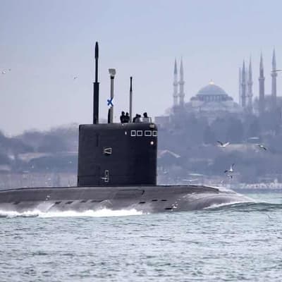 Ukraine ramps up long-range strikes, sinks Russian sub