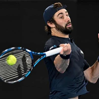 Aussie veteran digs deep for three-set Cincinnati win