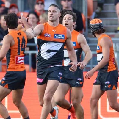 Hogan stars as Giants beat Dockers to extend win streak