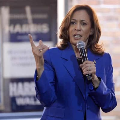 Harris implies Trump a 'coward' to Pennsylvania crowd