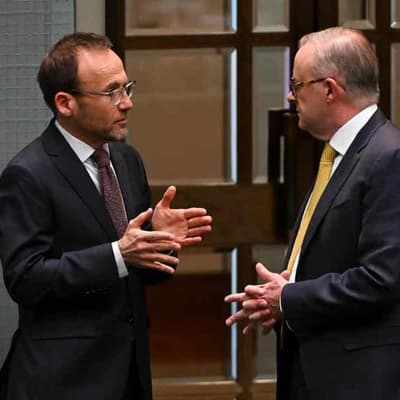 PM issues Greens challenge on manufacturing plan