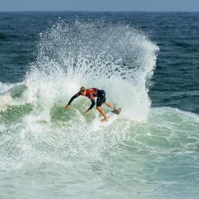 Another lay day called for WSL's Fiji Pro