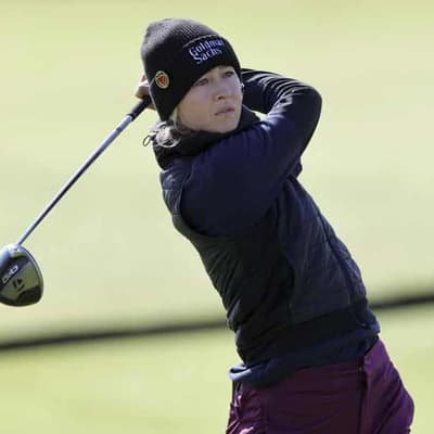 Korda regains her dazzle to lead British Open by three