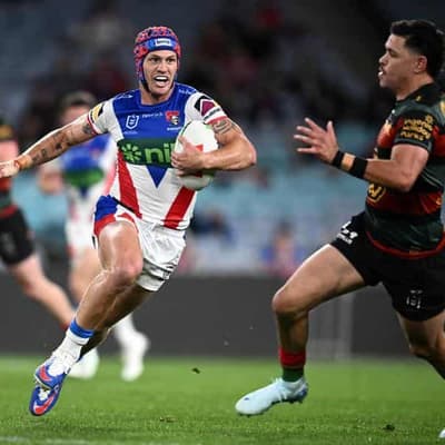 Ponga's spark helps keep Knights in NRL finals race